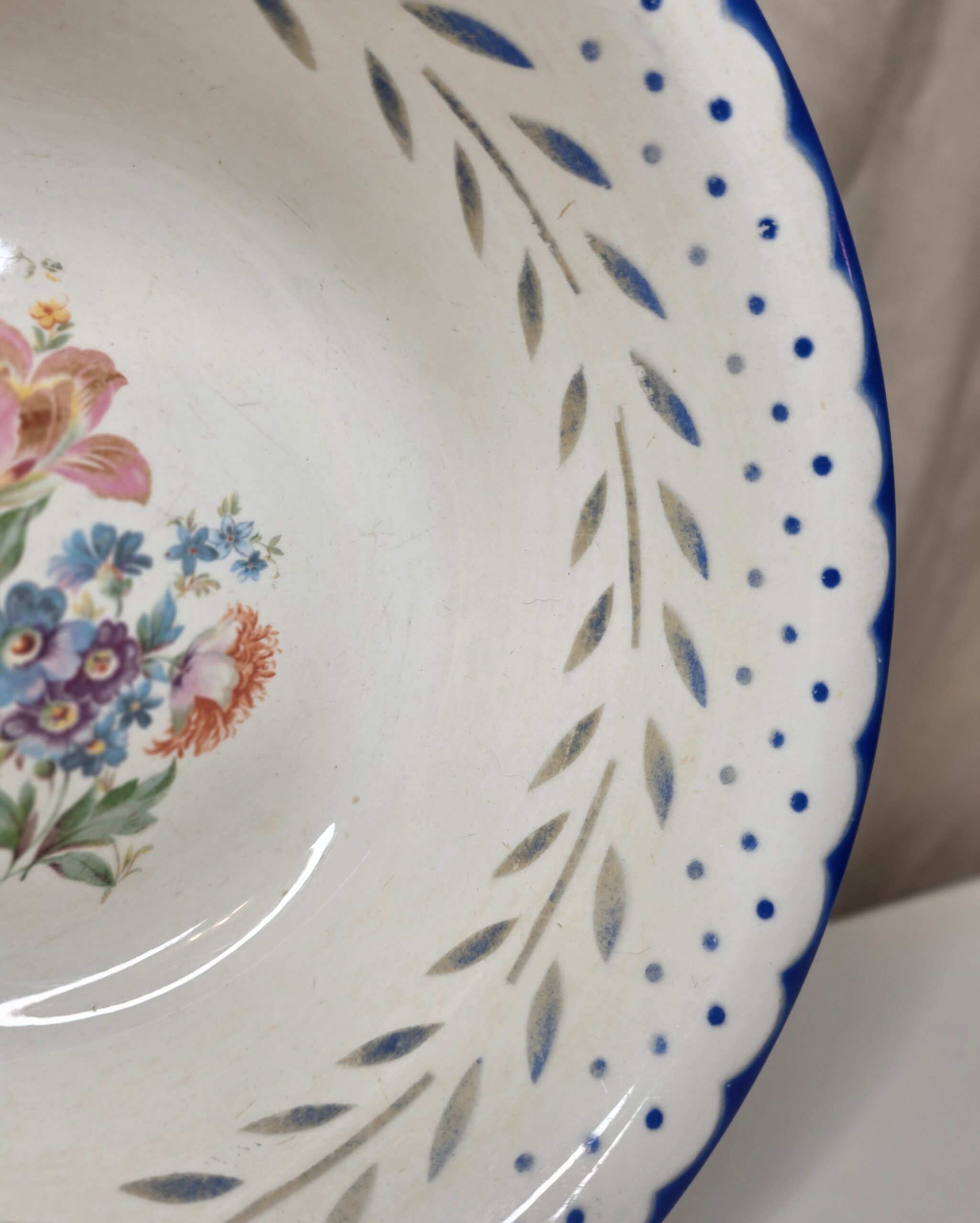 Homer Laughlin Floral Serving Bowl - Image 3