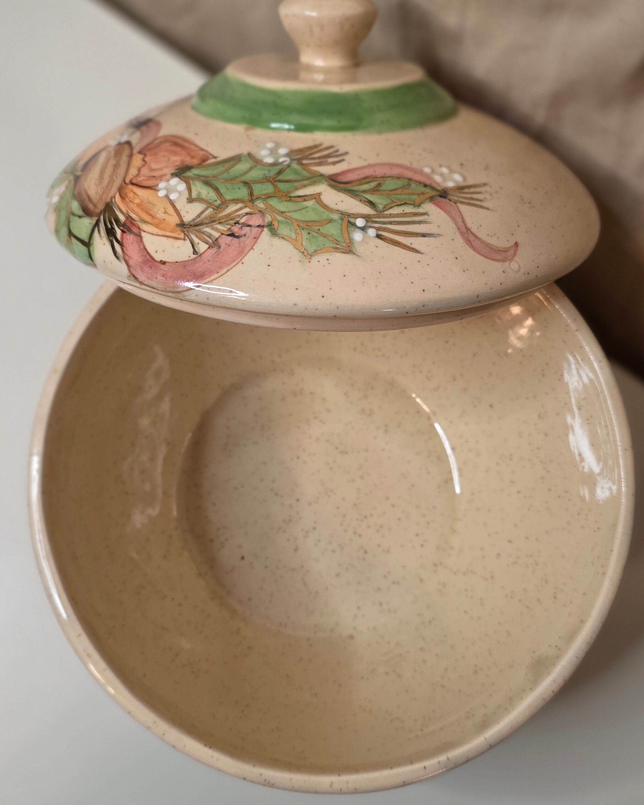 Mayco Pottery Cream Speckled “Nuts & Leaves” Pot - Image 3