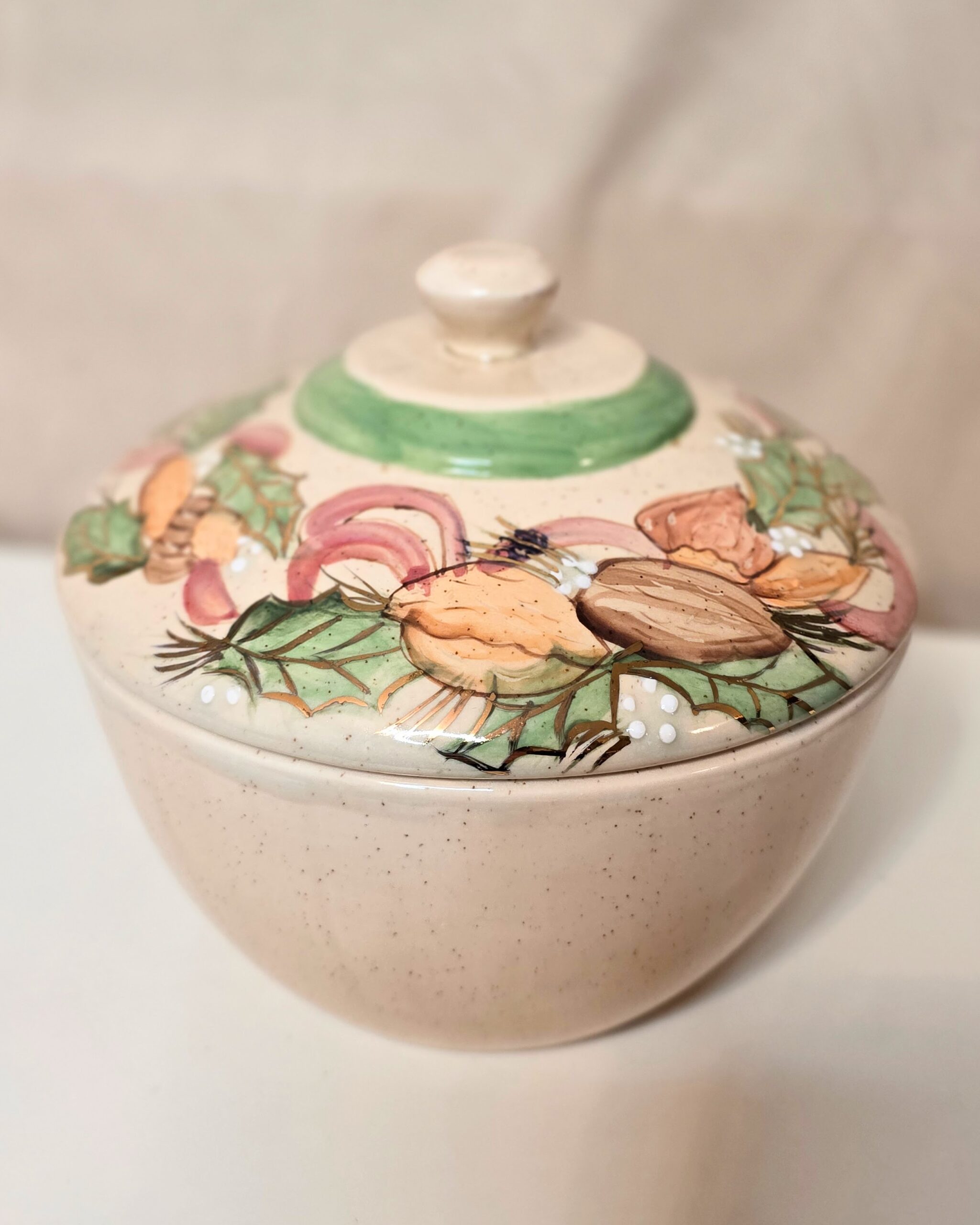 Mayco Pottery Cream Speckled “Nuts & Leaves” Pot