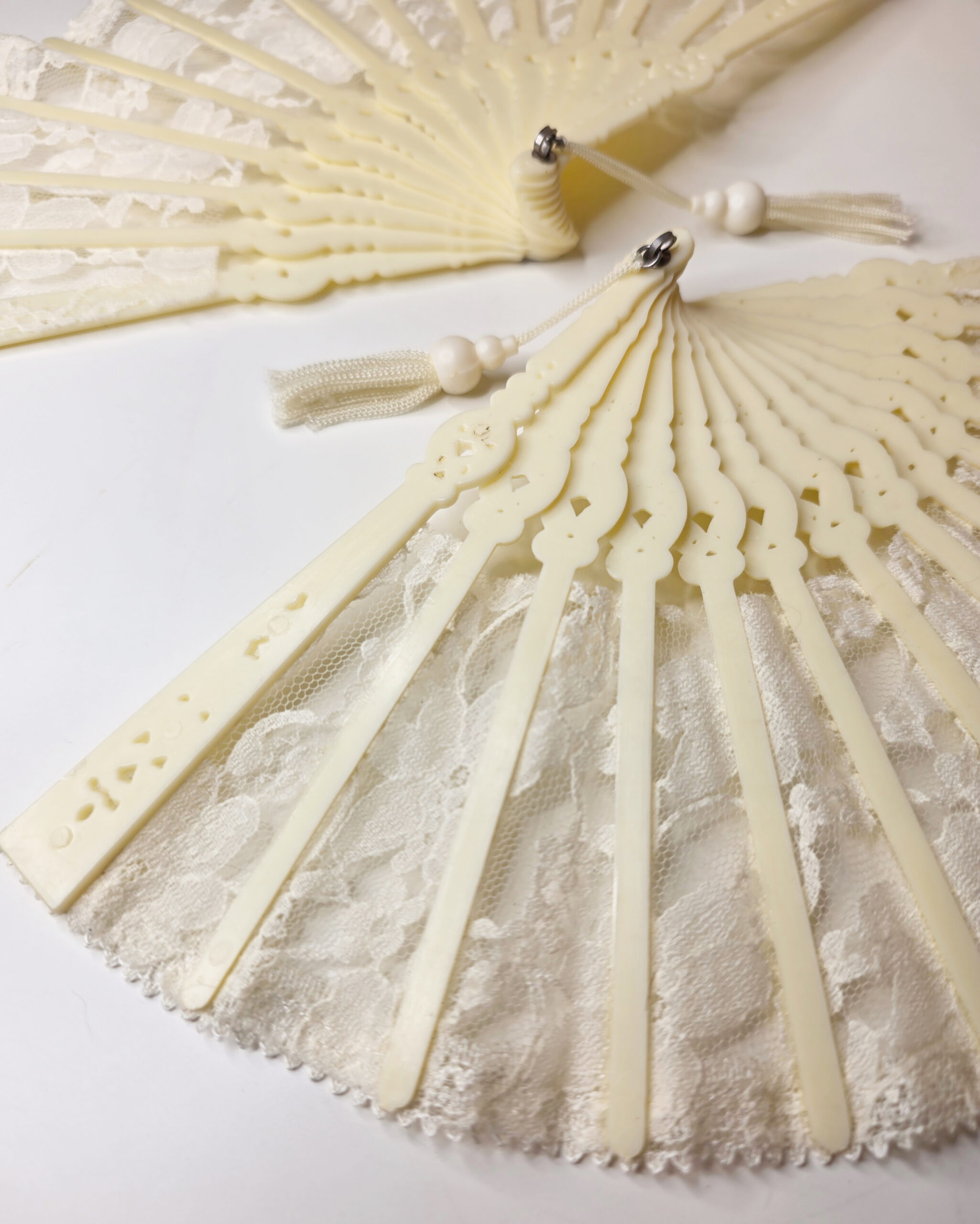 Cream Lace Folding Hand Fans (Full-Size) - Image 5