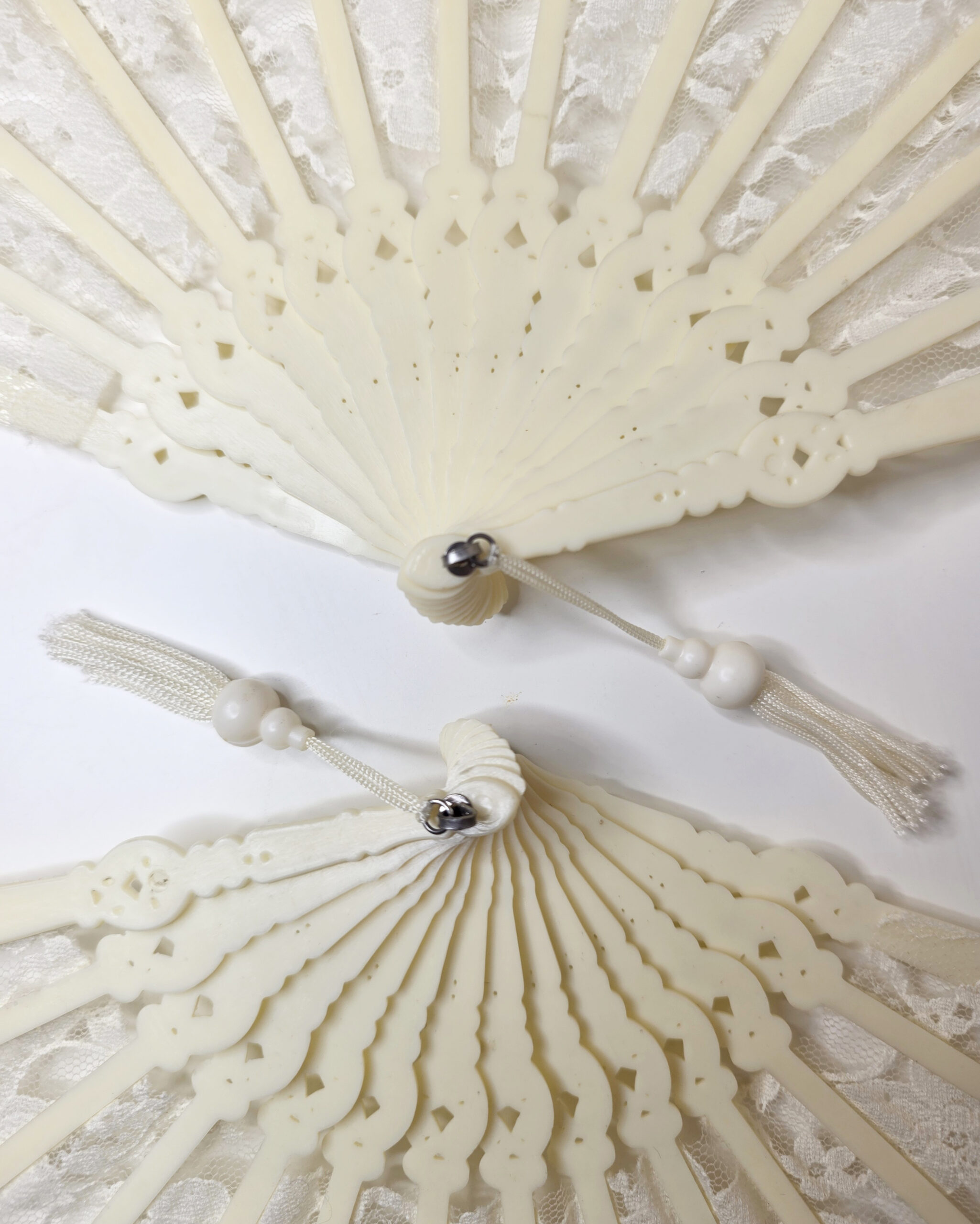 Cream Lace Folding Hand Fans (Full-Size) - Image 3