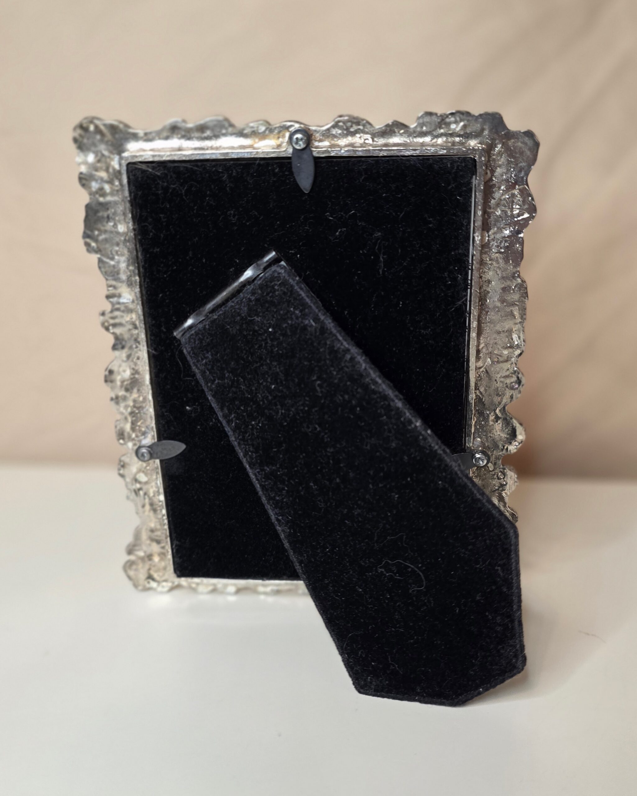 Pewter Decorative Roses Easel-Back Frame - Image 4