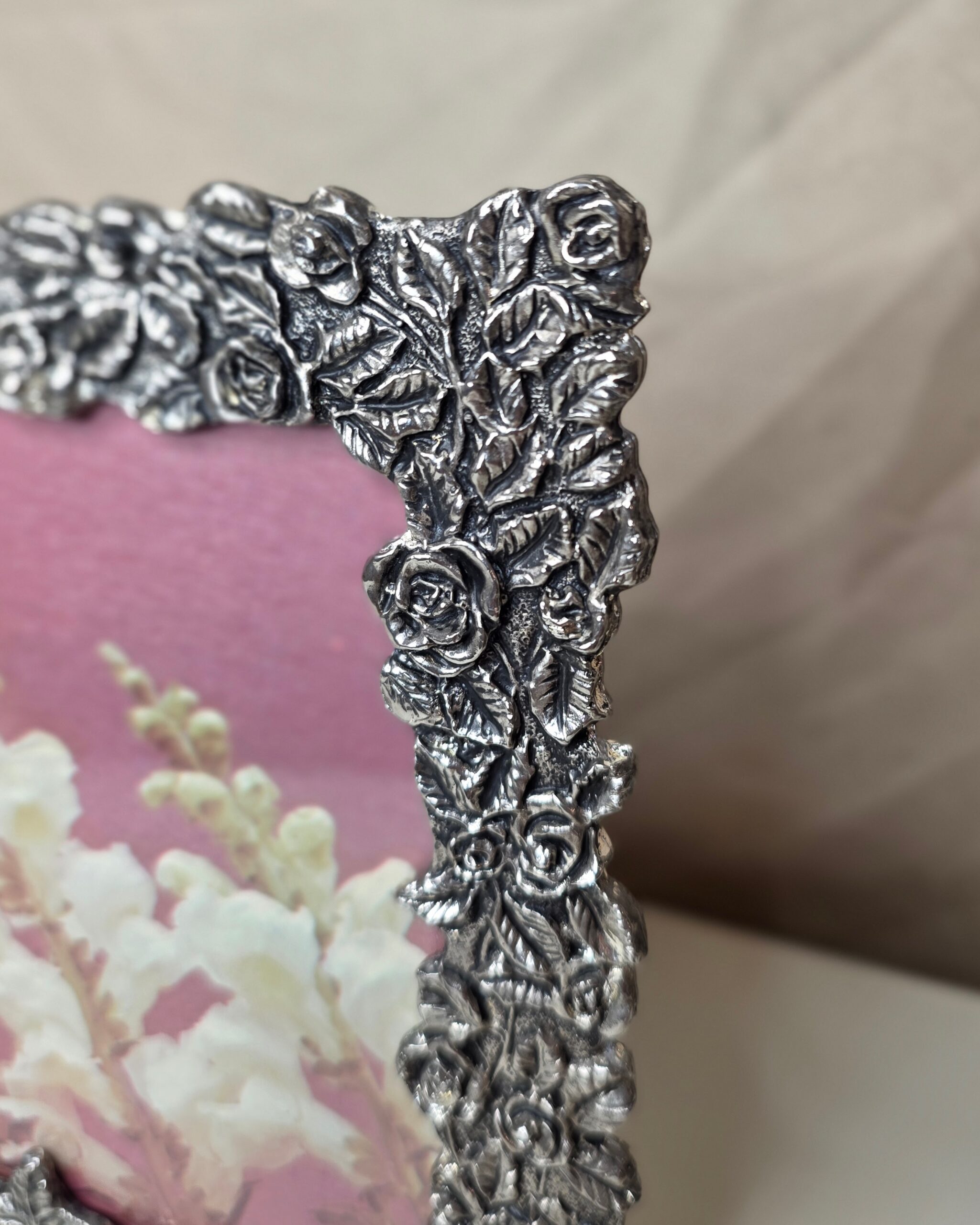 Pewter Decorative Roses Easel-Back Frame - Image 2