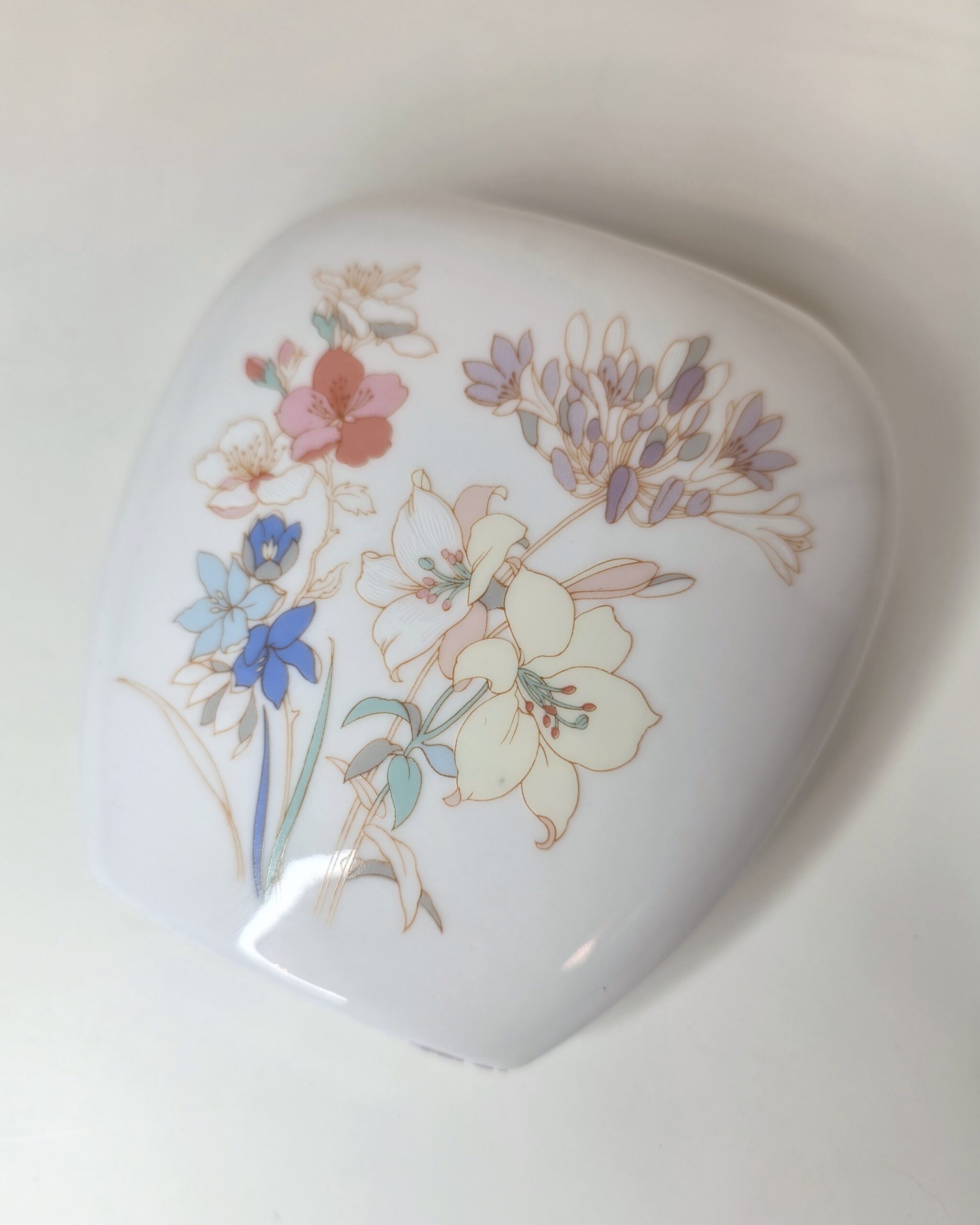 Japanese Floral Blossom 4" Oval Vase - Image 4