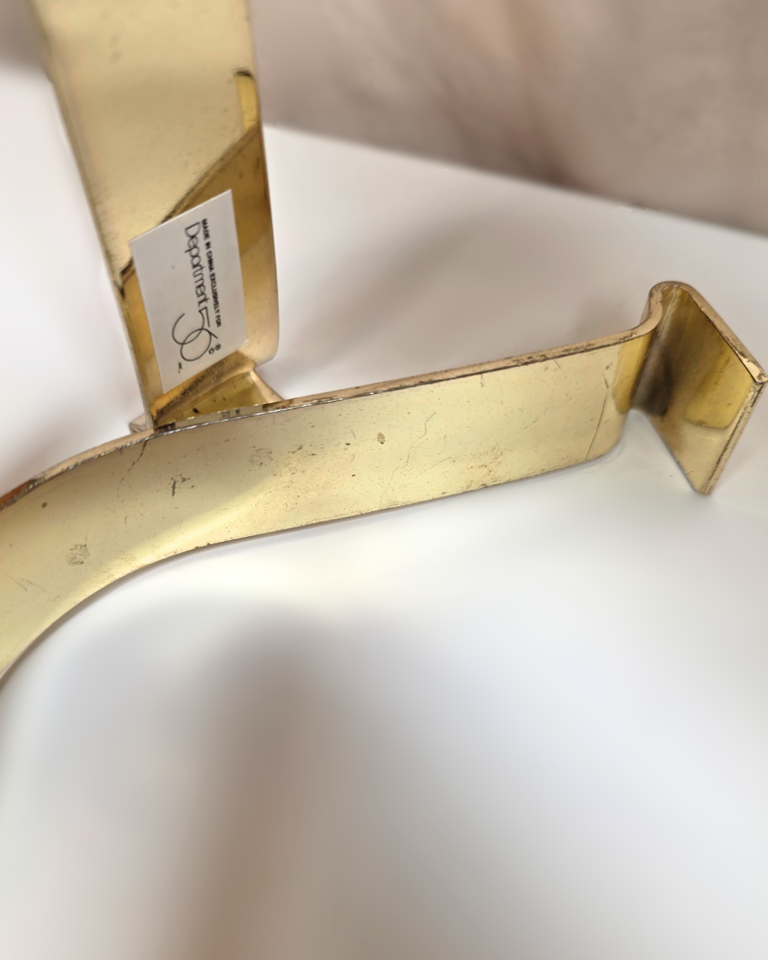 Gold Metal Ribbon Plate Holders / Caddy - Image 4