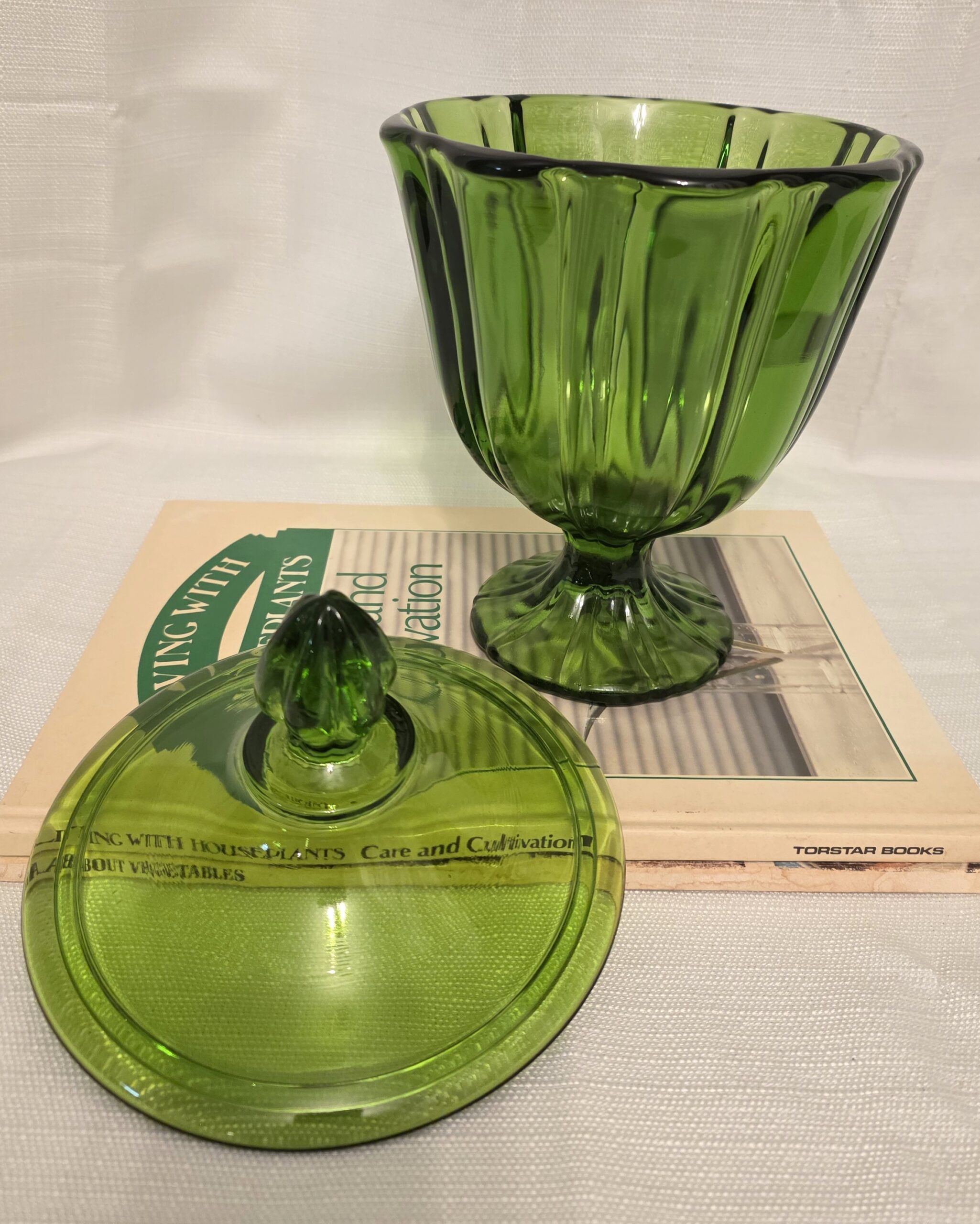 Green L.E. Smith Paneled Glass Lidded Pedestal Candy Dish - Image 2